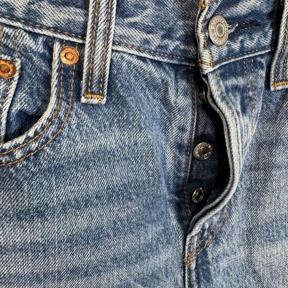 Levi's Premium Denim Wedgie Jeans Medium Wash Button Fly Size 27 Raw Hem - Picture 6 of 11